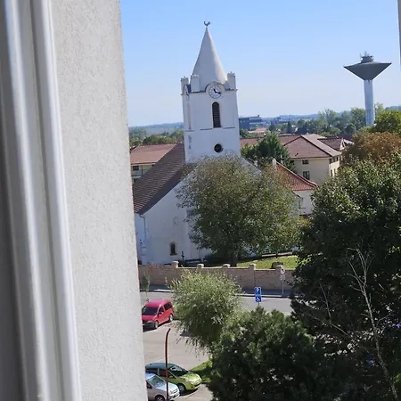 Lucia - Air-conditioned Šamorín